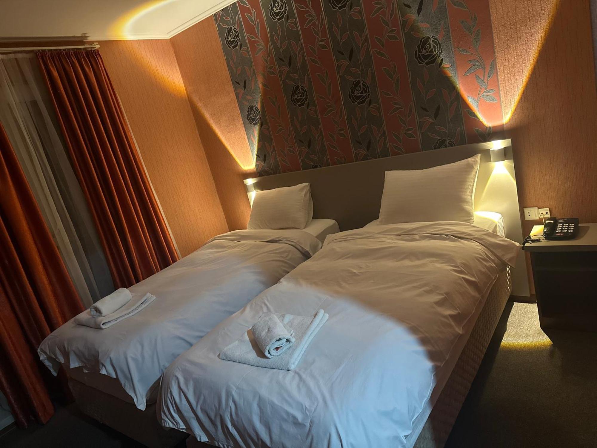 Imeri Park Hotel Koutaïssi Extérieur photo